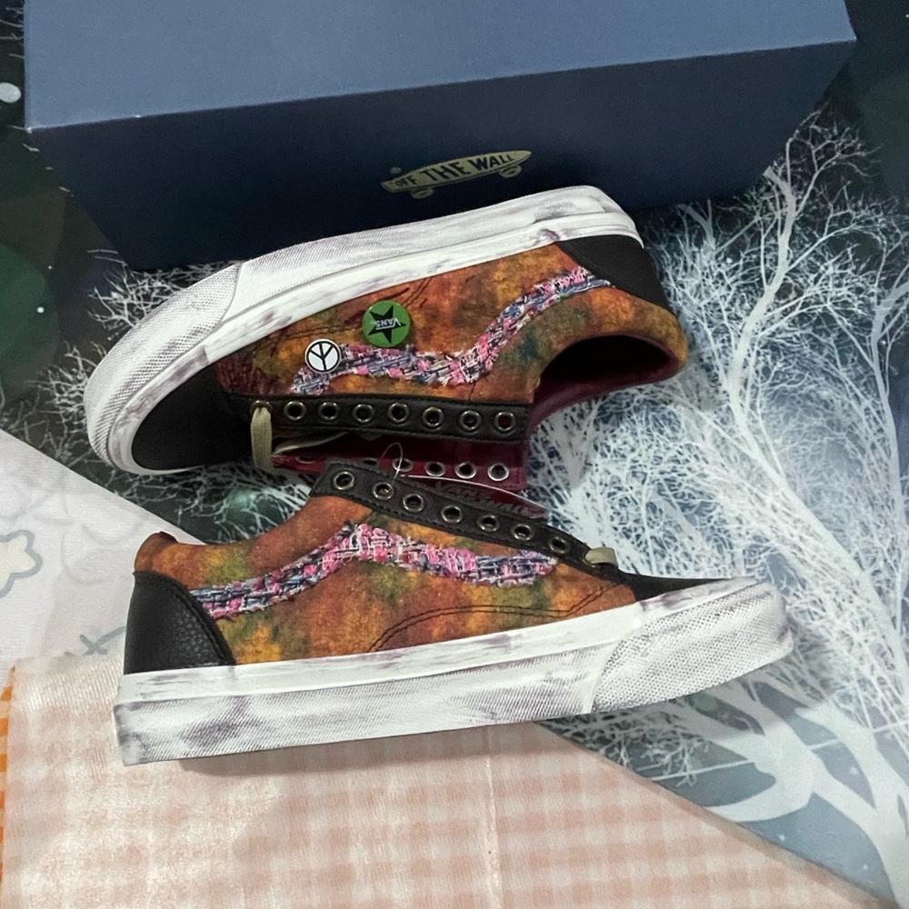 Vans Multicolor Low Top Sneakers with Black Toe - Picture 9 of 11